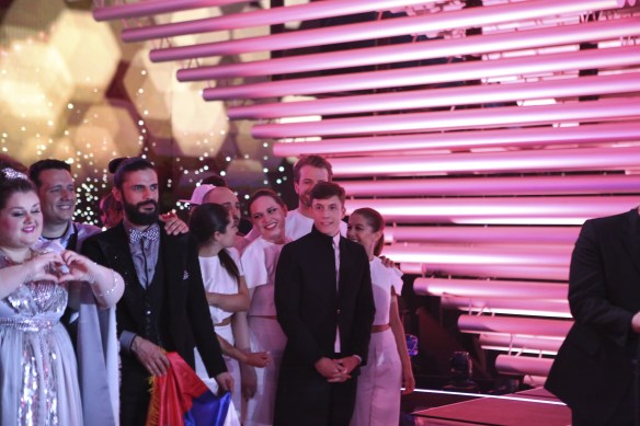 Sur scène après l'annonce de la qualification belge - Crédit photo: Thomas Hanses (EBU)